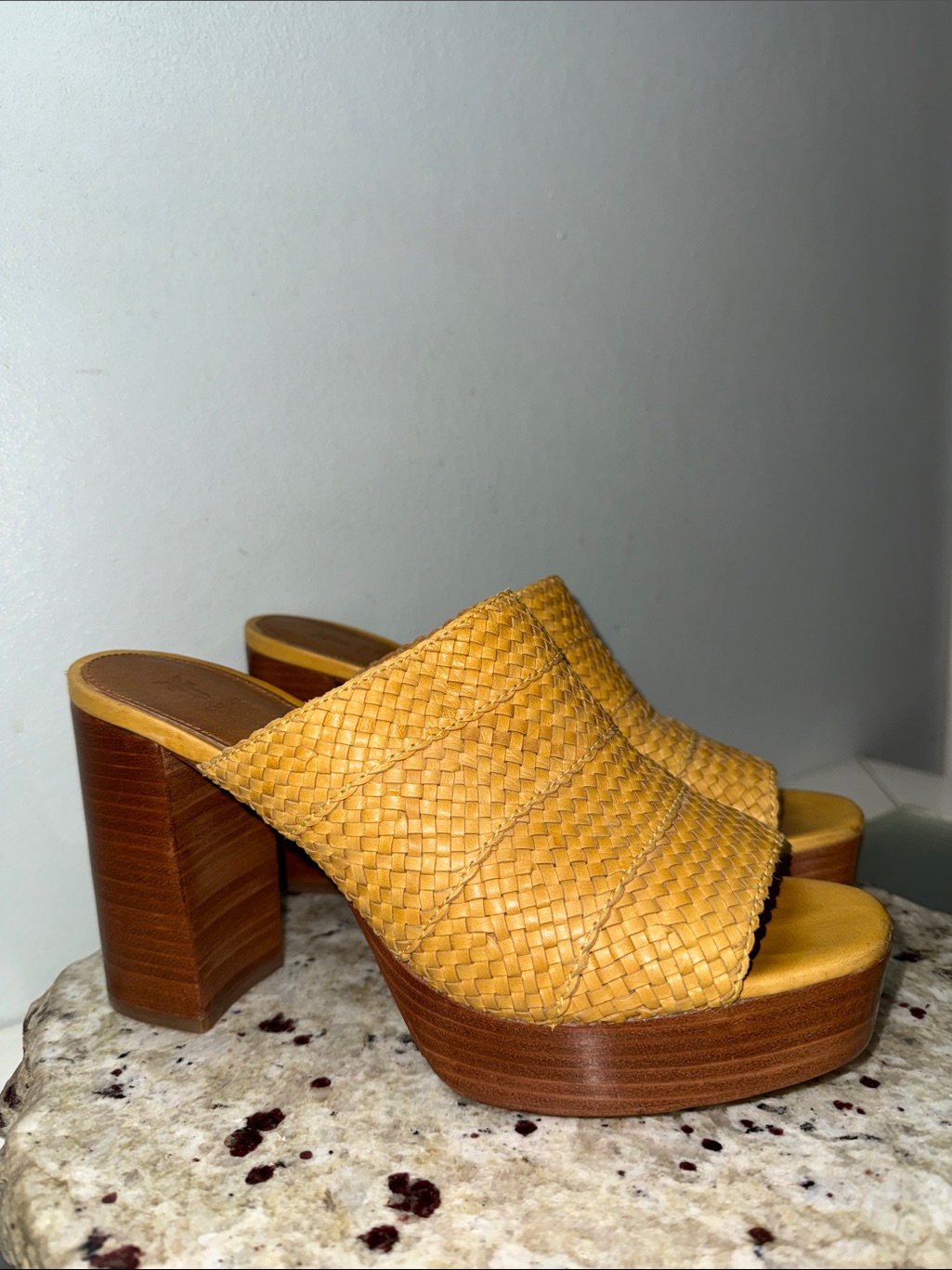 Frye Katie Woven Yellow Leather Slide Slip On Platform Sandal Boho 70’s Sz 9